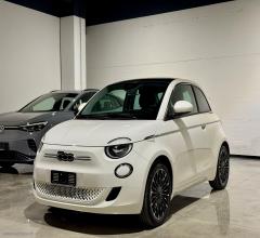 Auto - Fiat 500e icon plus 3p 118cv 42kwh