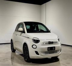 Auto - Fiat 500e icon plus 3p 118cv 42kwh