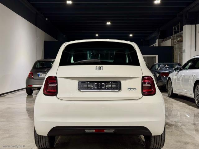Auto - Fiat 500e icon plus 3p 118cv 42kwh