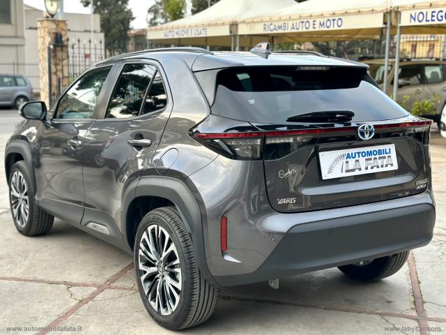 Auto - Toyota yaris cross 1.5 hyb 5p. e-cvt awd lounge