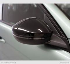 Auto - Lancia ypsilon hybrid e-dct