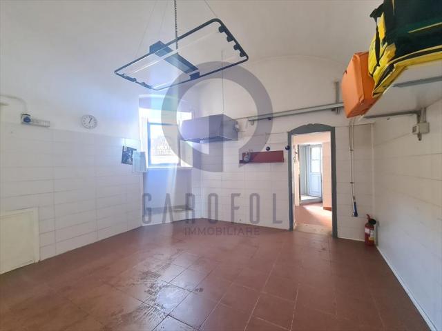 Appartamenti in Vendita - Locale commerciale in affitto a bisceglie san pietro