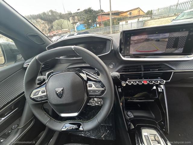 Auto - Peugeot 2008 puretech 130 s&s eat8 gt