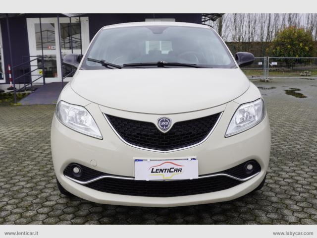 Auto - Lancia ypsilon 1.2 69 cv 5 posti gold