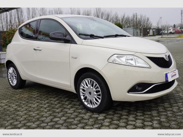 Auto - Lancia ypsilon 1.2 69 cv 5 posti gold