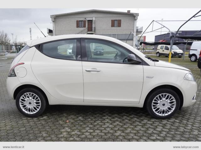 Auto - Lancia ypsilon 1.2 69 cv 5 posti gold