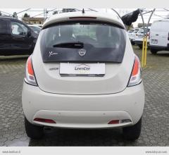 Auto - Lancia ypsilon 1.2 69 cv 5 posti gold