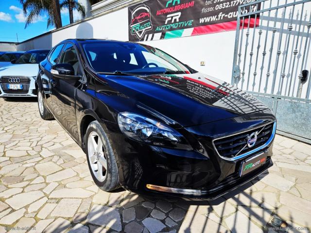 Auto - Volvo v40 d2 r-design momentum