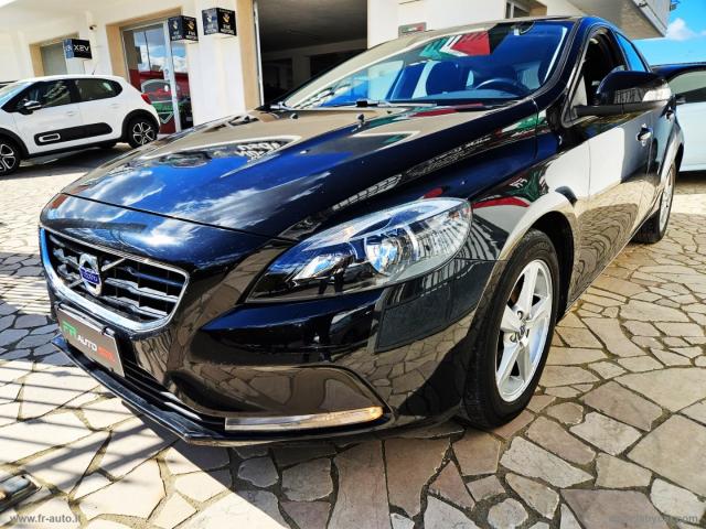Auto - Volvo v40 d2 r-design momentum
