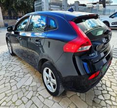 Auto - Volvo v40 d2 r-design momentum