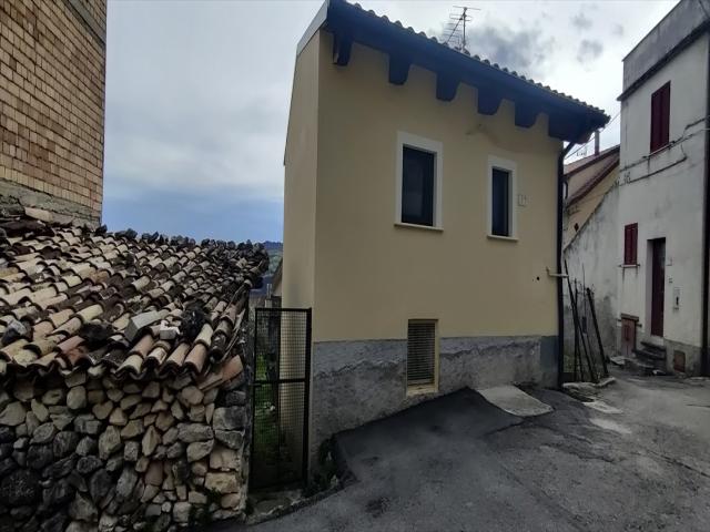Casa indipendente in vendita a lama dei peligni centro storico