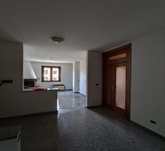 Appartamenti in Vendita - Appartamento in vendita a lettomanoppello semicentro
