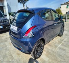 Auto - Lancia ypsilon 1.0 firefly 5p.s&s hyb. gold pl.