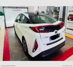 Auto - Toyota prius plug-in
