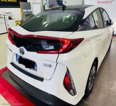Auto - Toyota prius plug-in