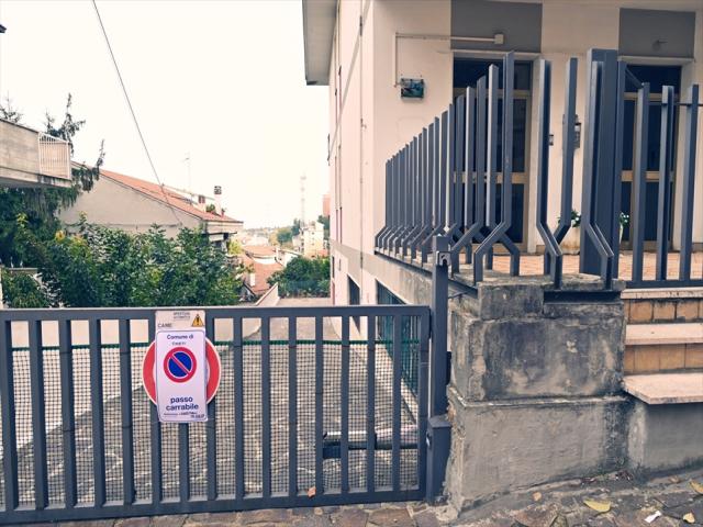 Appartamenti in Vendita - Casa indipendente in vendita a chieti tricalle