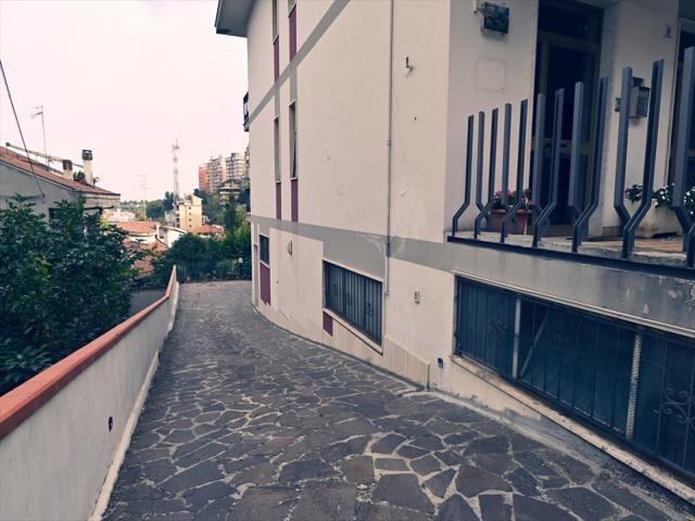 Appartamenti in Vendita - Casa indipendente in vendita a chieti tricalle