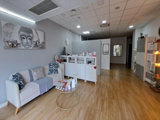 Locale commerciale in vendita a chieti centro storico