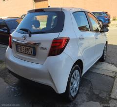 Auto - Toyota yaris 1.0 5p.