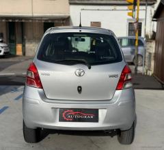 Auto - Toyota yaris 1.0 5p. sol