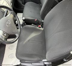Auto - Toyota yaris 1.0 5p. sol