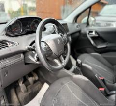 Auto - Peugeot 208 1.2 vti 82 cv 3p. allure