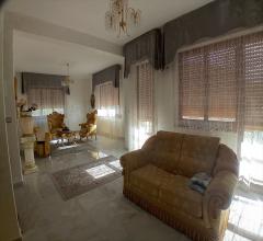 Appartamenti in Vendita - Villa bifamiliare in vendita a scafa semicentro