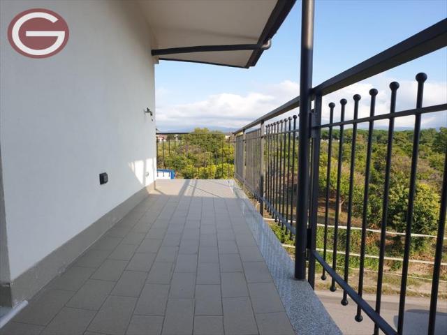 Appartamenti in Vendita - Appartamento in affitto a taurianova centrale