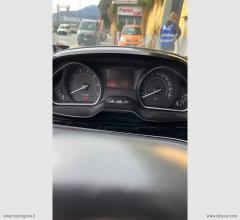Auto - Peugeot 208 puretech 82 5p. allure