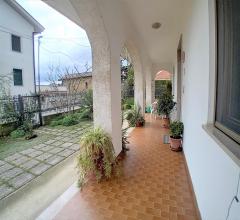 Appartamenti in Vendita - Villa in vendita a casalincontrada semicentro