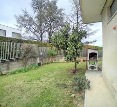 Appartamenti in Vendita - Villa in vendita a casalincontrada semicentro