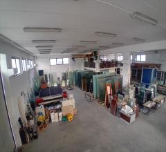 Appartamenti in Vendita - Capannone industriale in affitto a scafa semicentro