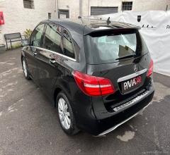 Auto - Mercedes-benz b 180 d premium