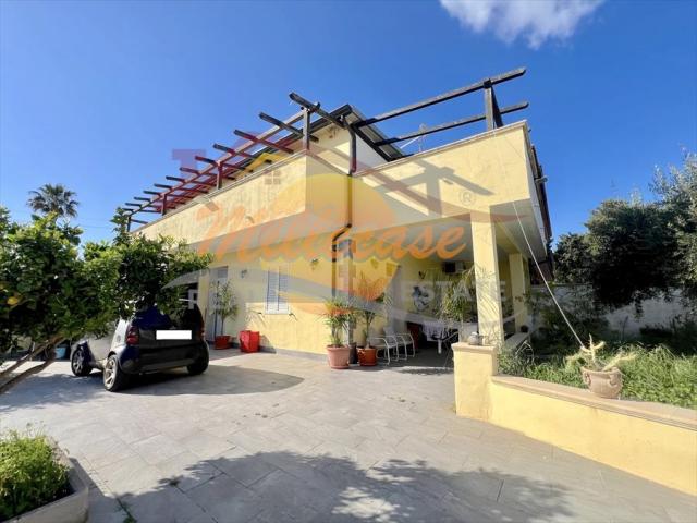 Appartamenti in Vendita - Villa bifamiliare in vendita a siracusa elorina