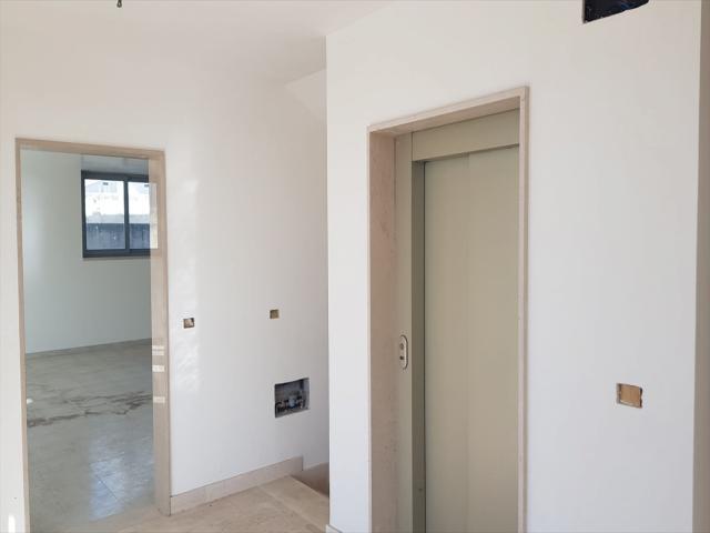 Appartamenti in Vendita - Capannone industriale in vendita a modugno periferia