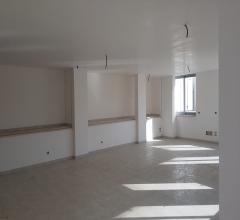 Appartamenti in Vendita - Capannone industriale in vendita a modugno periferia