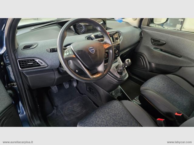 Auto - Lancia ypsilon 1.2 69 cv 5p. gpl silver