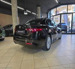 Auto - Alfa romeo giulia 2.2 td 136 cv at8 business