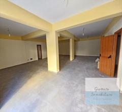 Appartamenti in Vendita - Locale commerciale in affitto a reggio di calabria modena