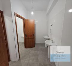 Appartamenti in Vendita - Locale commerciale in affitto a reggio di calabria modena