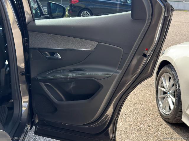 Auto - Peugeot 3008 bluehdi 130 s&s allure pack