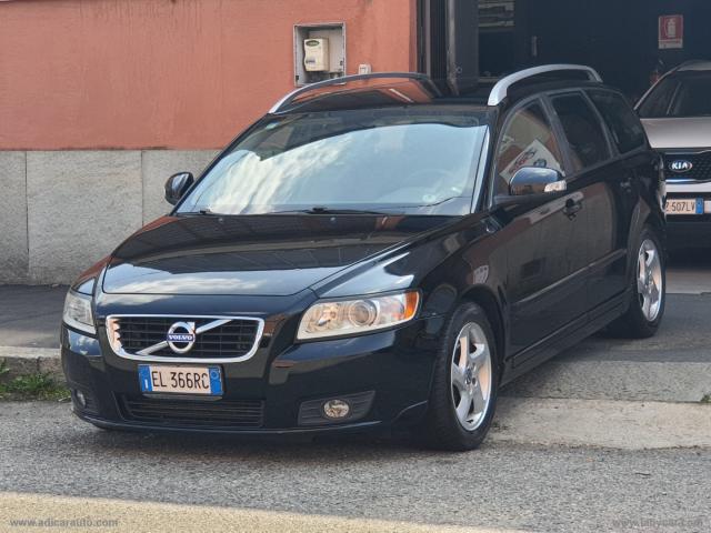 Auto - Volvo v50 d2 polar