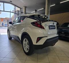 Auto - Toyota c-hr 1.8 hybrid e-cvt active