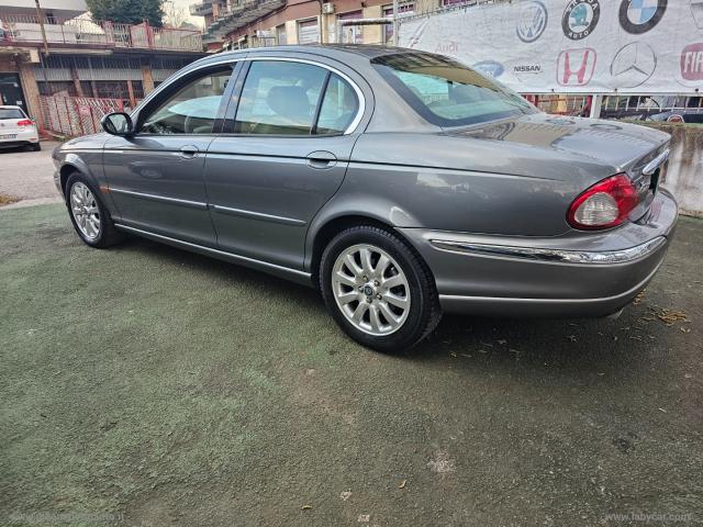 Auto - Jaguar x-type 2.5 v6 executive