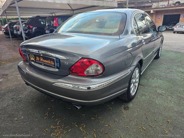 Auto - Jaguar x-type 2.5 v6 executive