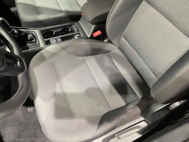 Auto - Volkswagen golf 1.6 tdi 110cv dsg 5p. executive bmt