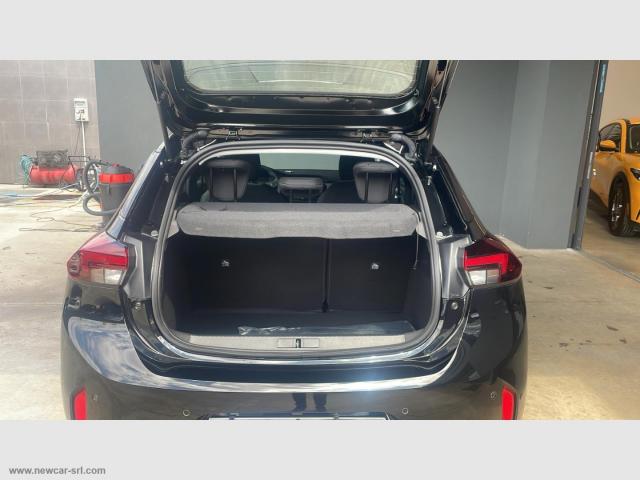 Auto - Opel corsa 1.2 edition