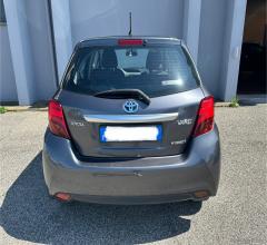 Auto - Toyota yaris 1.5 hybrid 5p. style