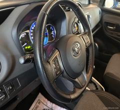 Auto - Toyota yaris 1.5 hybrid 5p. style