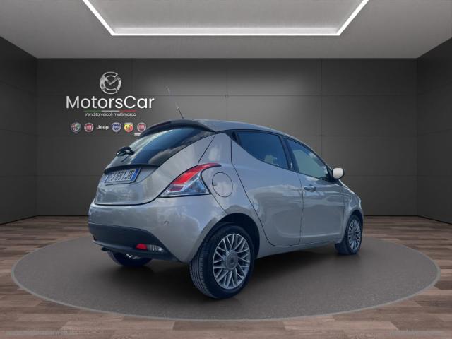 Auto - Lancia ypsilon 1.3 mjt 95 cv 5p. s&s platinum
